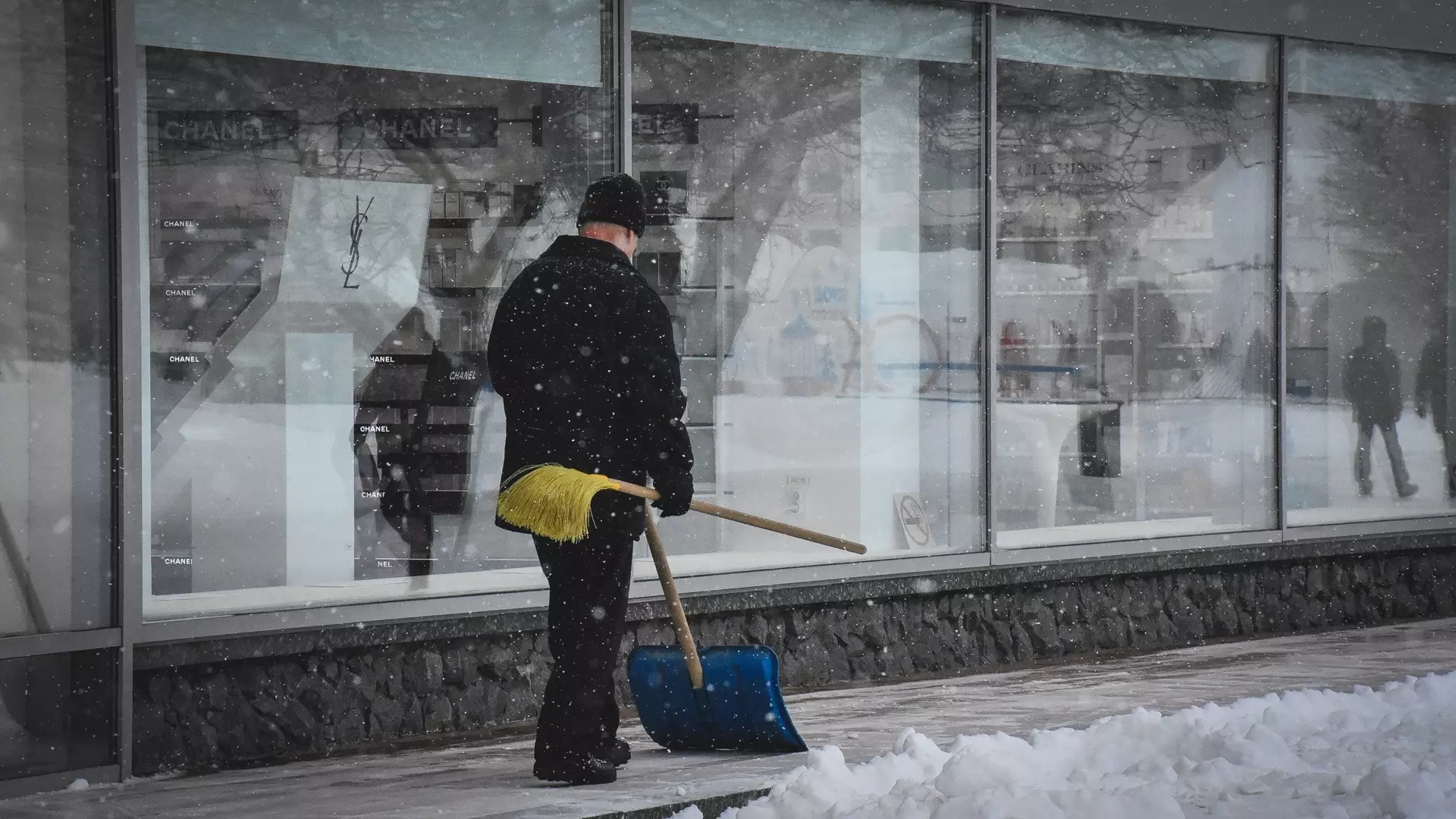 Спецтехнику готовят к уборке снега в Ростове