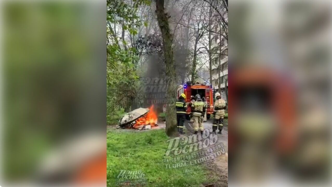 Установленный к ЧМ-18 ларек в виде мяча сгорел в ростовском парке
