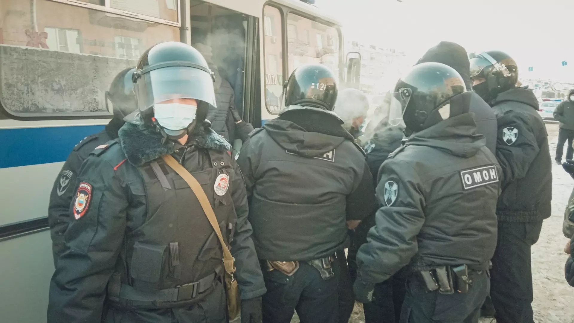 Необычайно большое количество полицейских заметили на улице в Ростове-на-Дону