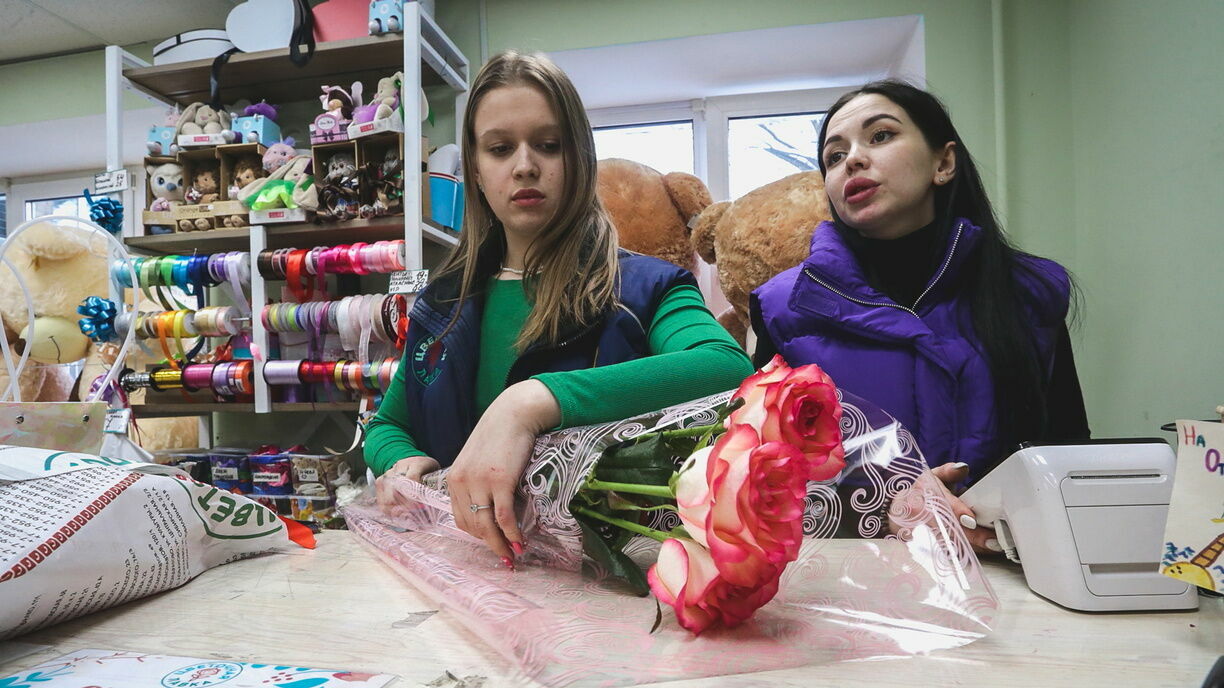 Флорист Конарева объяснила, почему цветы в Ростове нельзя поливать водой из-под крана