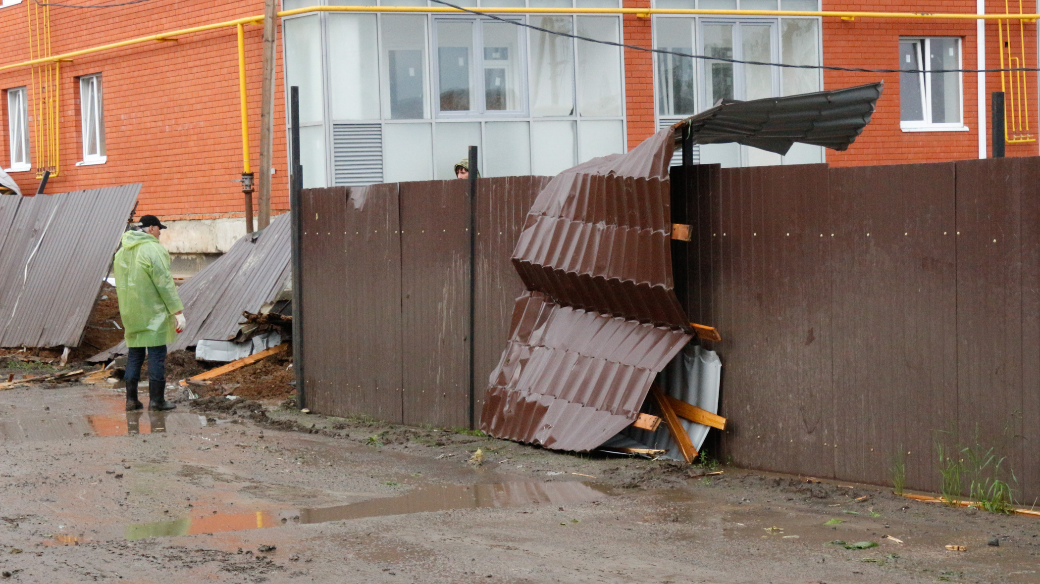 Предупреждение объявили в Ростове-на-Дону из-за резкого усиления ветра