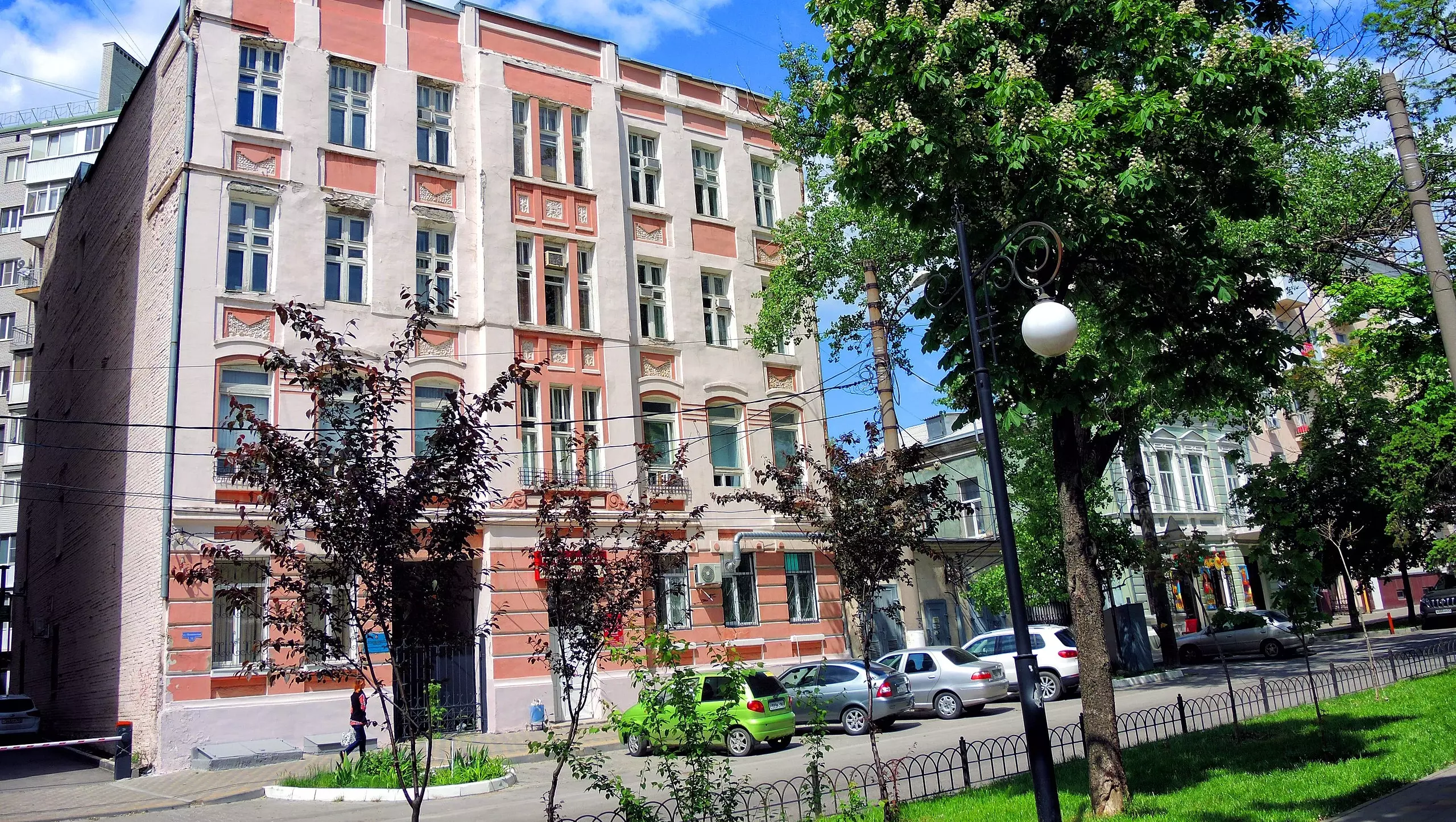 В центре Ростова отремонтируют доходный дом Геронимус, где находится горбольница №8
