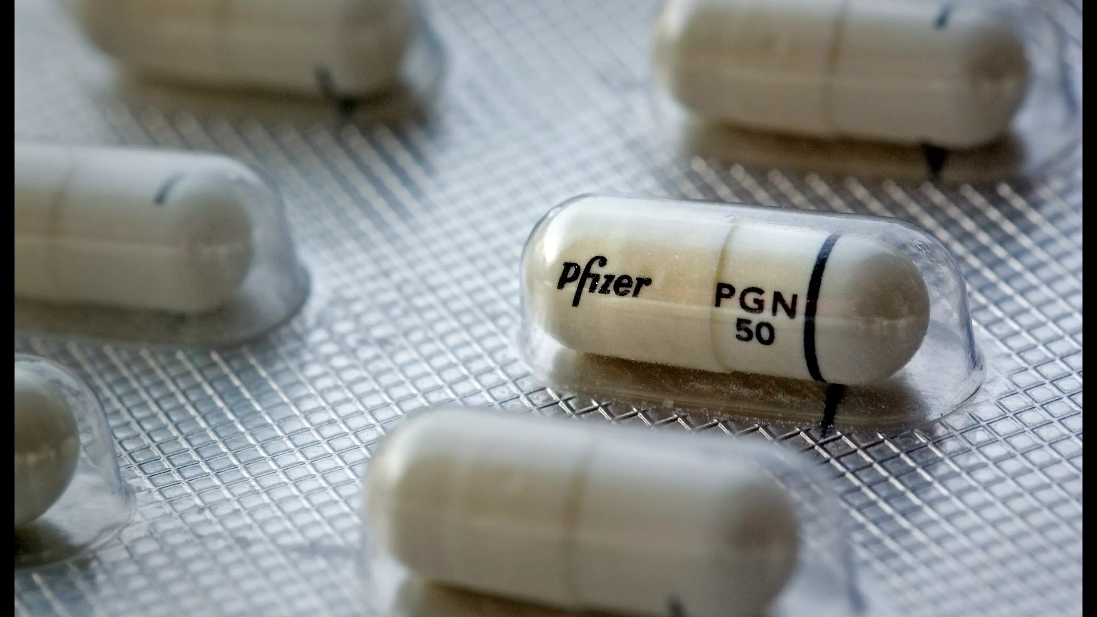 Дочка Pfizer добивается запрета поставок в Ростов своего препарата от рака