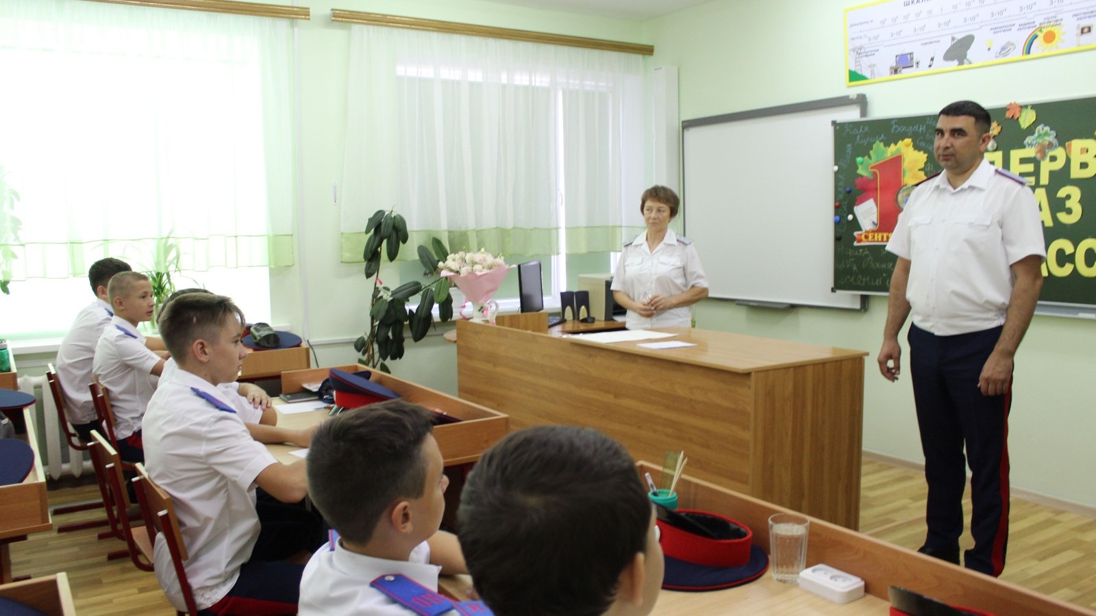 Более 1 тыс воспитанников казачьих кадетских корпусов на Дону надели форму с сентября