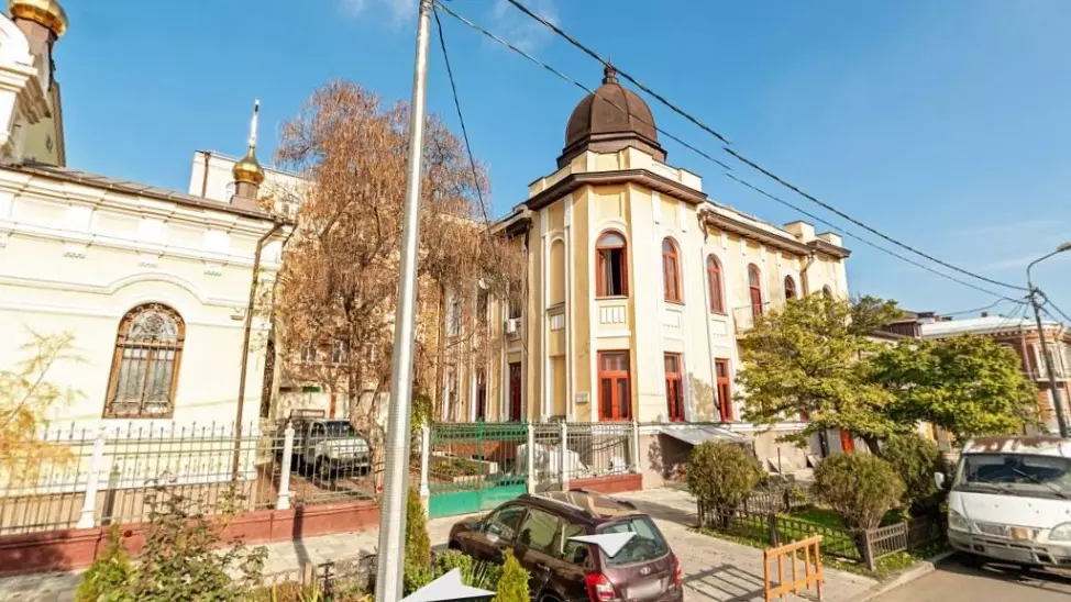 Причиной судебных разбирательств стал «Жилой дом священника старообрядческого Покрово-Ильинского собора» на улице Баумана, 52 в Ростове.