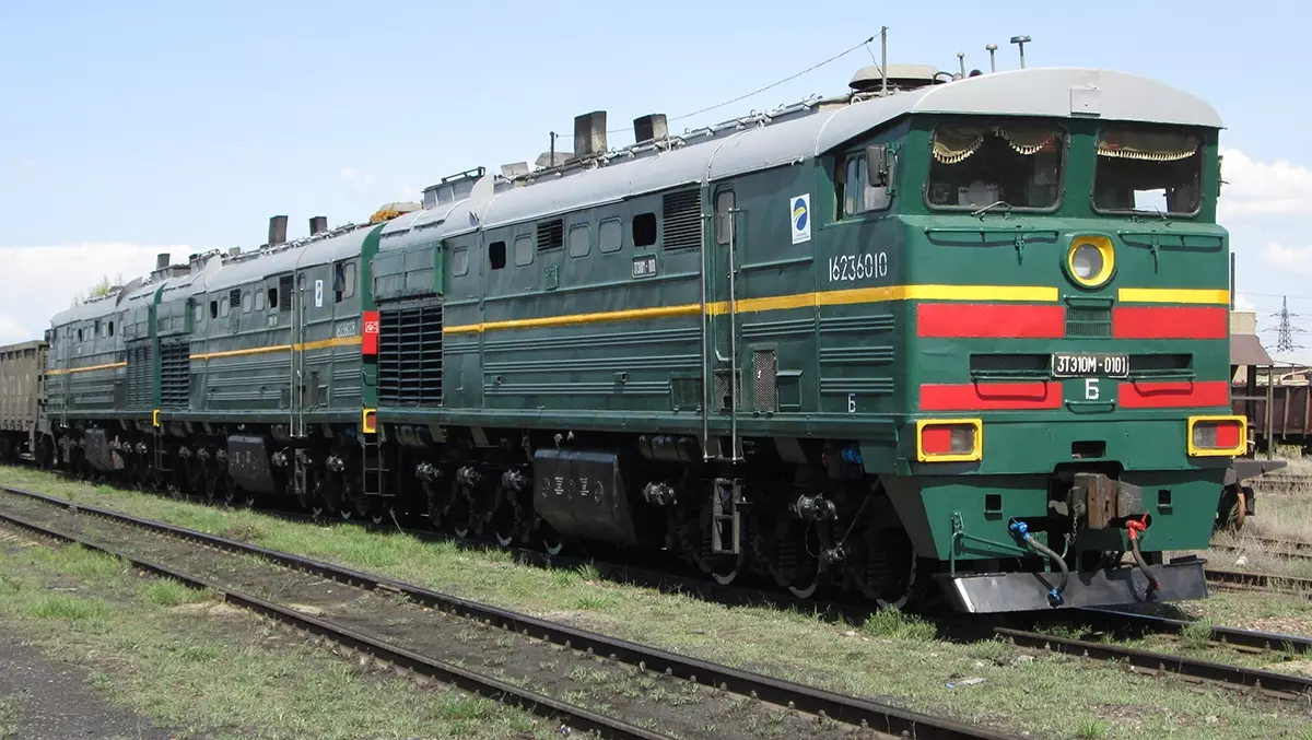 В Ростовской области поезд переехал 30-летнего мужчину