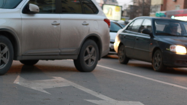 Житель Ростова создал кучу проблем водителям на дороге