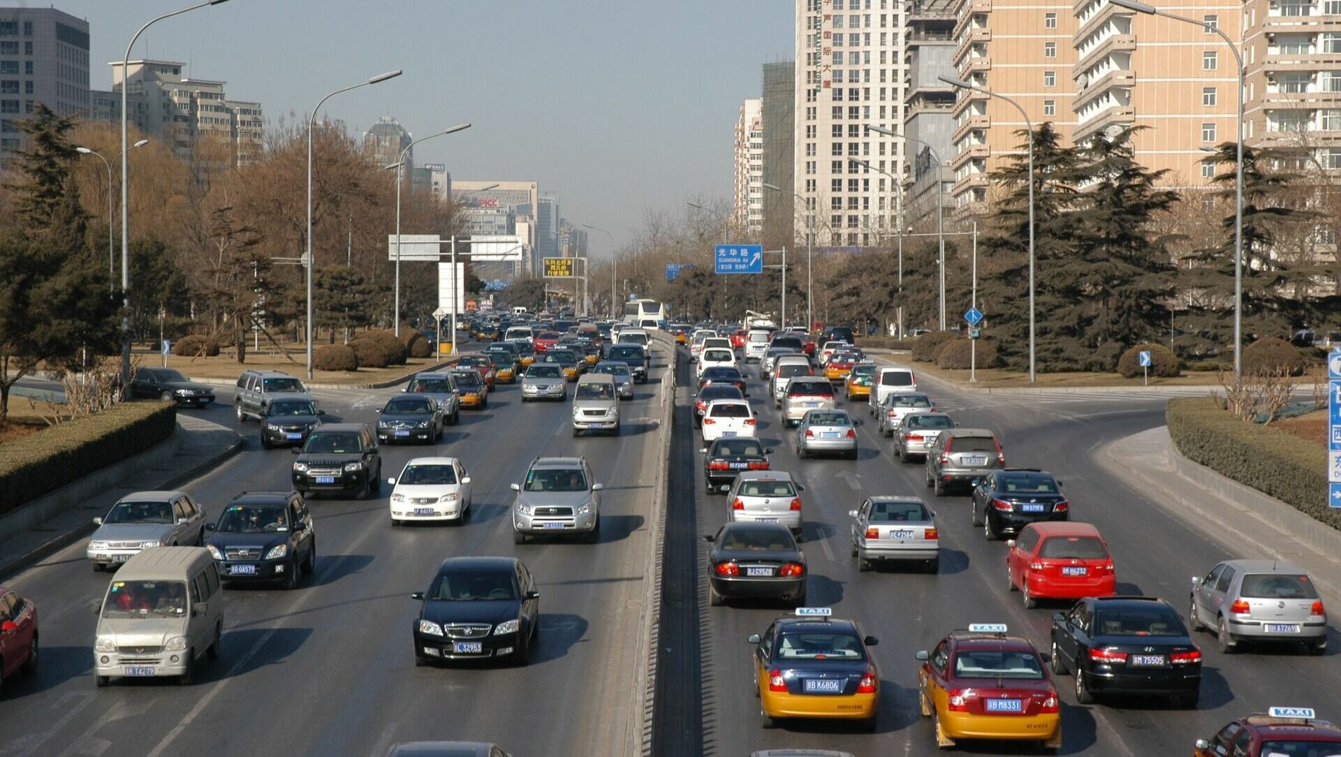 В Ростове ДТП спровоцировало восьмикилометровую пробку на Западном 17 декабря