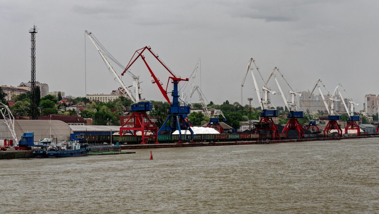 Проект переноса Ростовского порта на левый берег Дона закончат в августе 2023 года