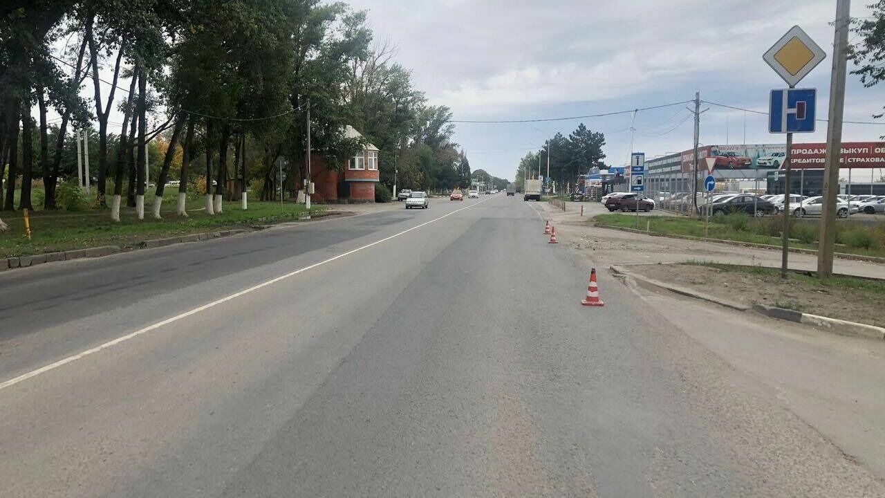Под Новочеркасском на трассе обнаружили труп неизвестного мужчины