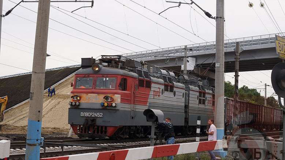 Поезд сбил школьника в Таганроге