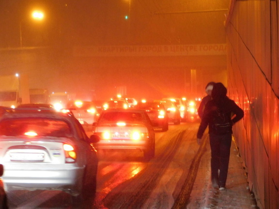 Из-за снегопада в Ростове пробки достигли максимальных 10 баллов с 28 декабря