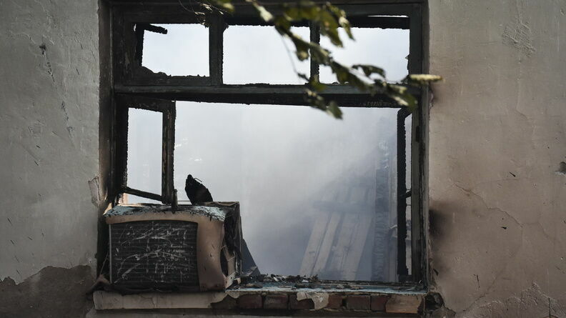 В Таганроге утром 3 декабря сгорело кафе «Старый якорь» на Бабушкина