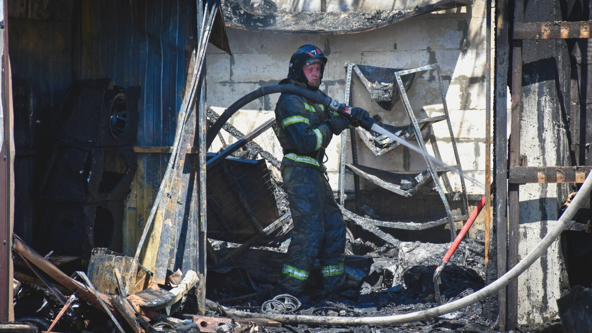 Пожар потушили в доходном доме братьев Парамоновых в Ростове-на-Дону днем 7 декабря