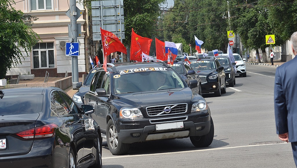 В Ростове встретили участников автопробега «Дорогами Победы»