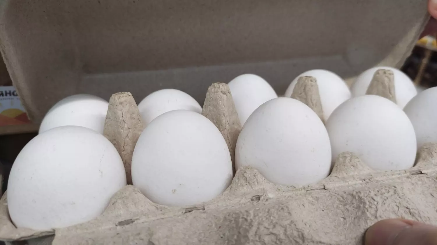 Самая дешевая цена на яйца в магазине «Пятерочка» — 89,99 рубля за десяток категории С1