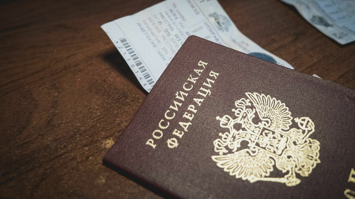 В Ростове налоговик работал по поддельному паспорту и украл 106 миллионов рублей
