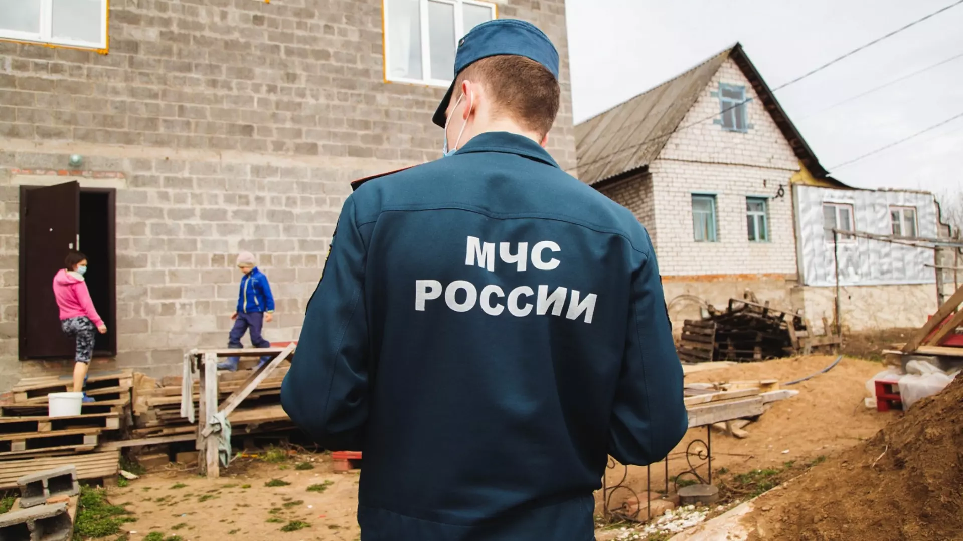 В Ростовской области из-за непогоды экстренные службы работают в усиленном режиме