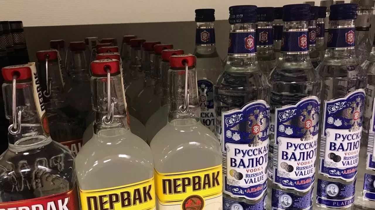 Из алкогольных напитков активней всего в Ростовской области продают пиво и водку