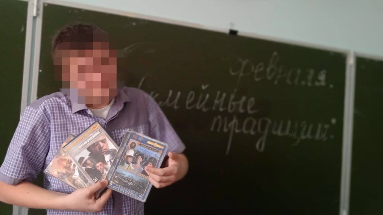 Одноклассники рассказали о подростке, напавшем на людей у школы в Красном Десанте