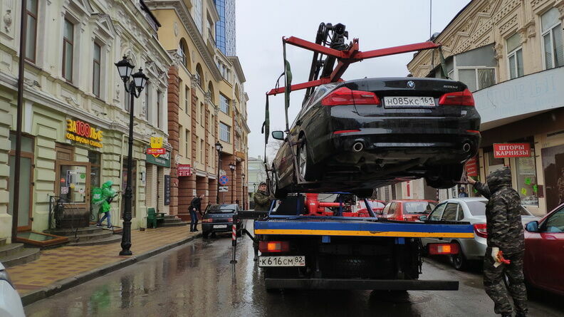 В Ростове хотят эвакуировать весь личный транспорт из зоны организации парада Победы