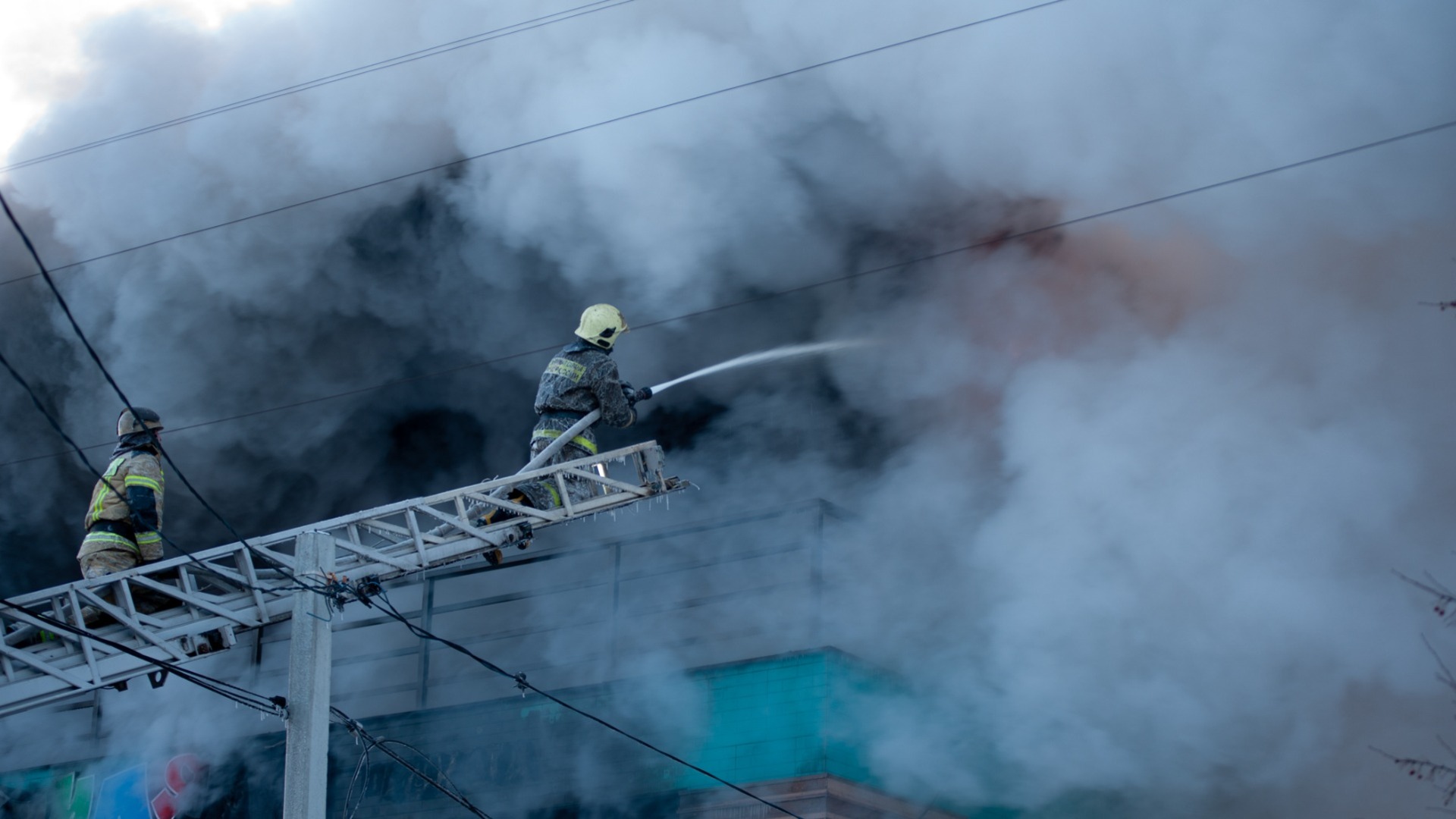Пожар на аксайском рынке "Альтус" 22 июня