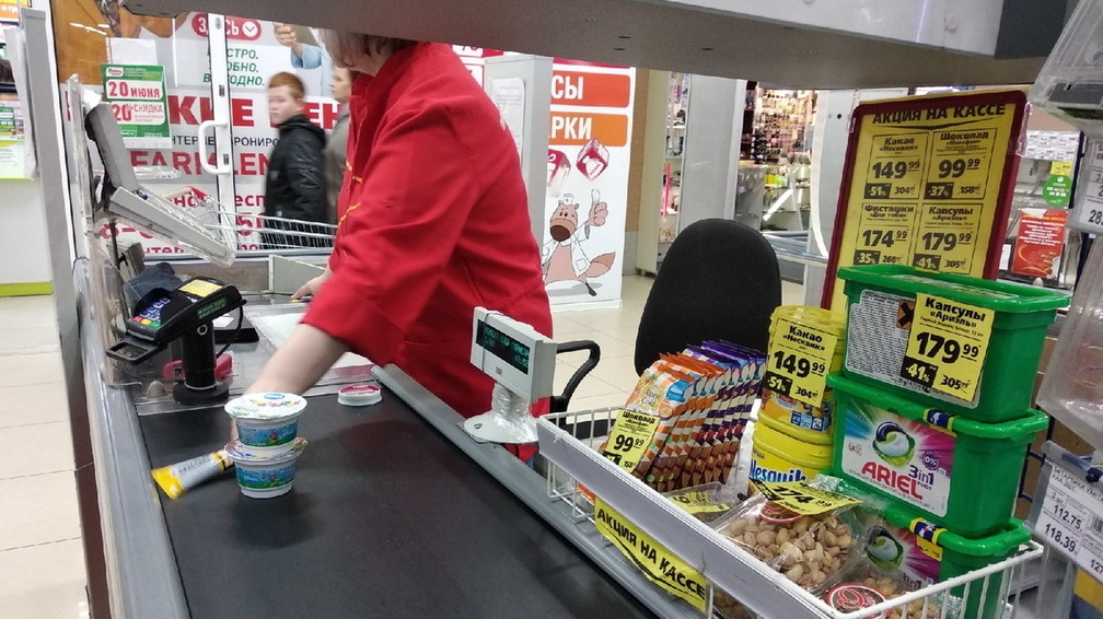 Власти Ростова попросили магазины открыть все кассы