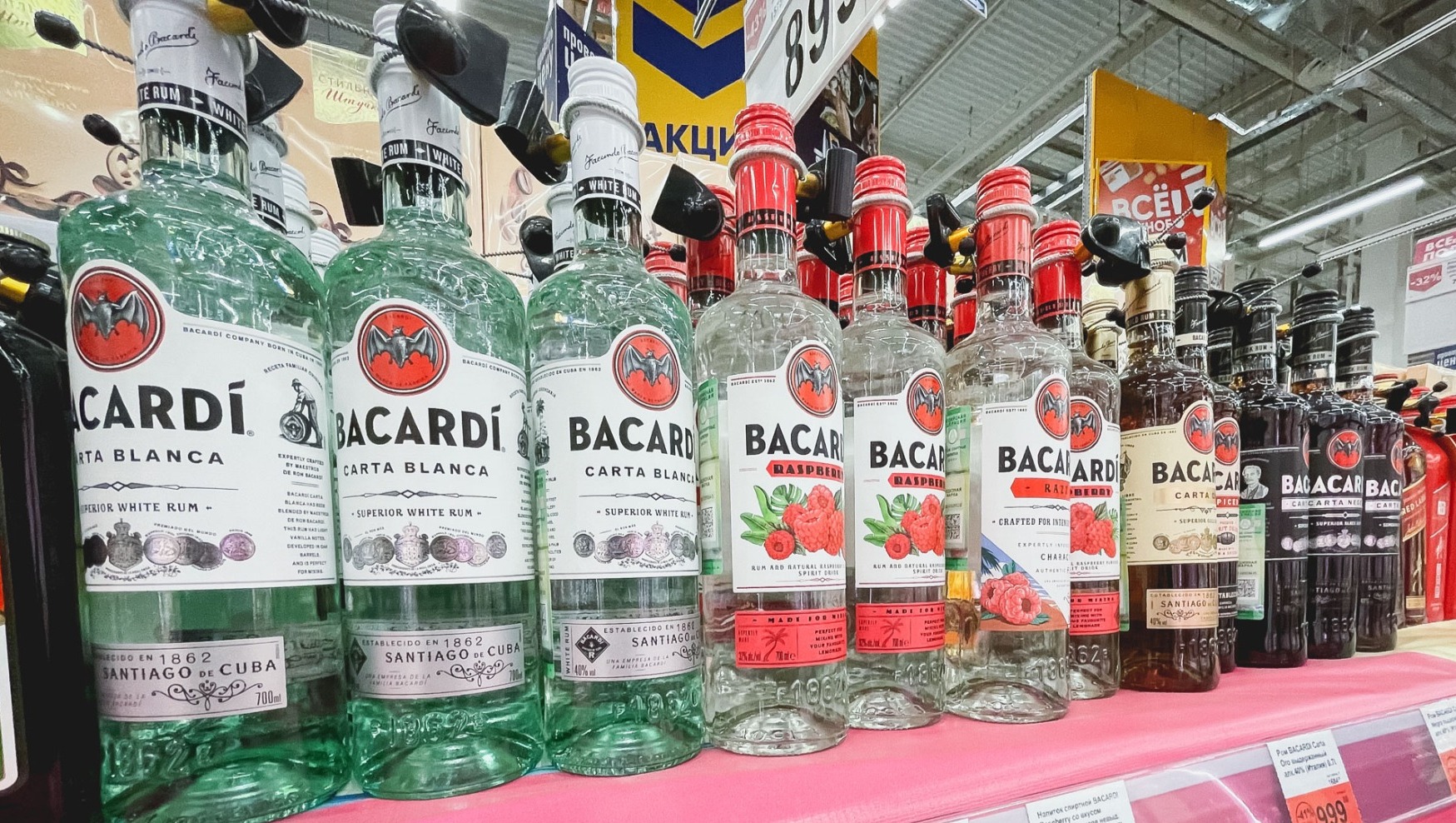В Ростове владелица магазина продавала паленый алкоголь в бутылках известных марок