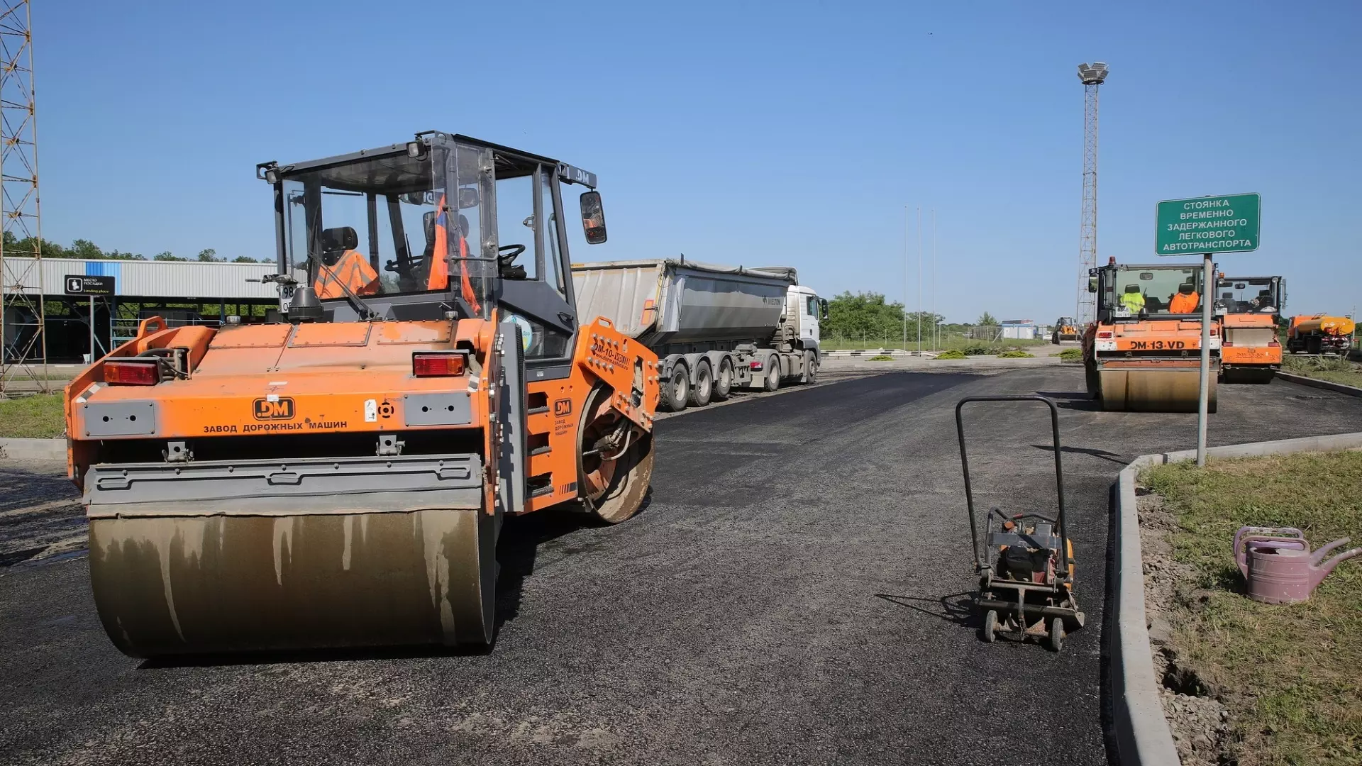 После критики Путина на границе Ростовской области и ЛНР отремонтировали дорогу