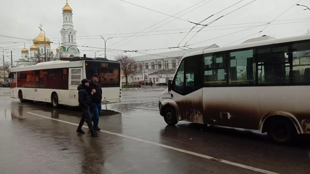 «Это опасно для жизни»: ростовчане заявили о заплесневевших автобусах